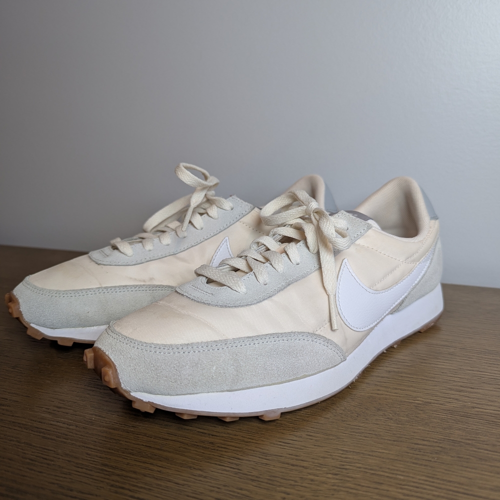 Nike Daybreak Men's Sneaker Size 8.5 - Grey And Cream